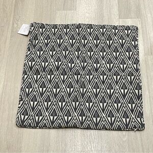 NWT Pottery Barn Grey Throw Pillow Cover 20”x20” Grey Diamond Pattern NEW